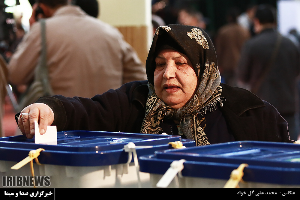 تصویر یکی از نخستین رای دهنده گان تهرانی