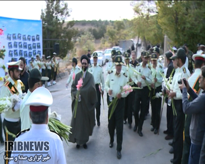مراسم عطرافشانی و غبارروبی گلزار شهدا + فیلم