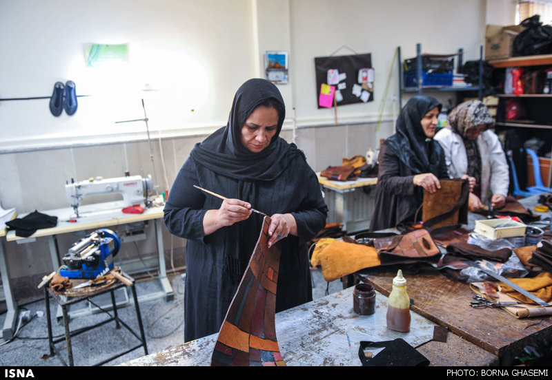 پرداخت تسهیلات به زنان سرپرست خانوار