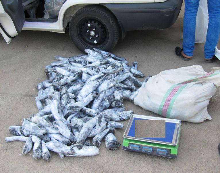 کشف بیش از 140 کیلو گرم تریاک در اهواز کشف بیش از 140 کیلو گرم تریاک در اهواز