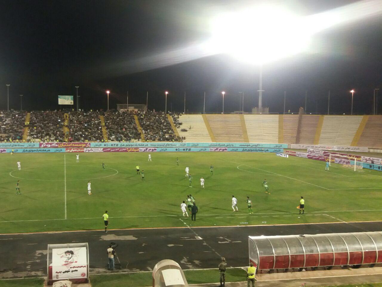 تساوی تیم پدیده مشهد و ذوب آهن اصفهان در مشهد