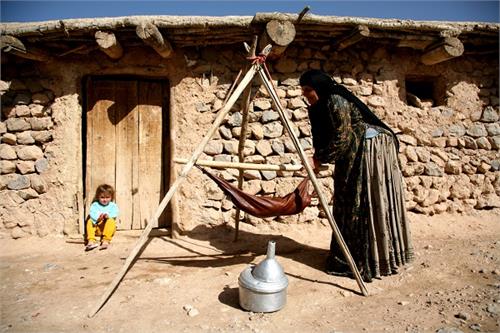 ۷۰ درصد زنان‌سرپرست‌خانوار استان در مناطق محروم ساکن‌اند