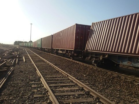 رشد 32 درصدی حمل بار در راه آهن اصفهان