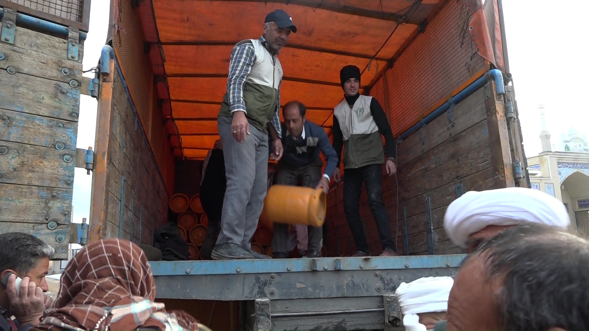 ارسال کمک های مردمی خراسان جنوبی به مناطق سیل زده