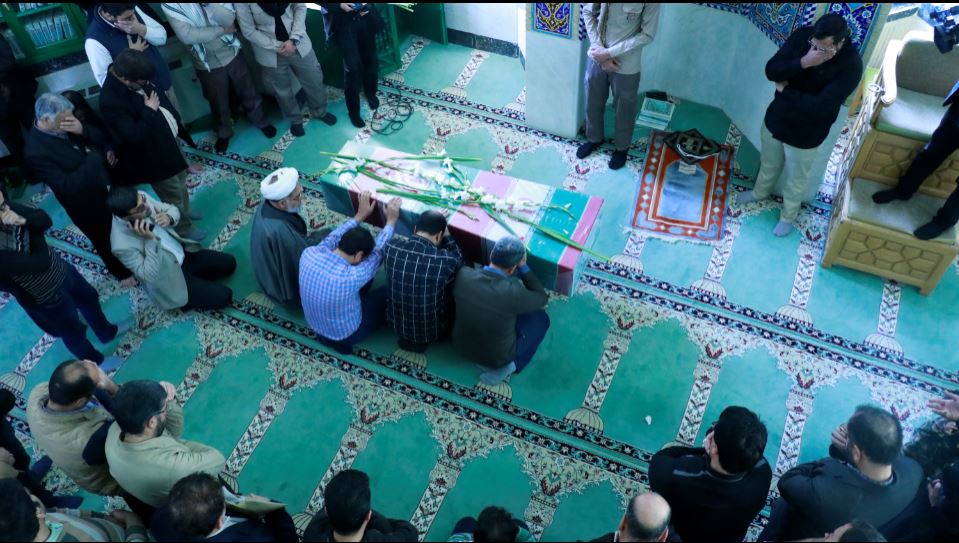 استقبال و وداع کارکنان صداوسیمای یزد با شهید گمنام استقبال و وداع کارکنان صداوسیمای یزد با شهید گمنام