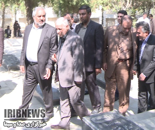 عطرافشانی گلزار شهدا عطرافشانی گلزار شهدا