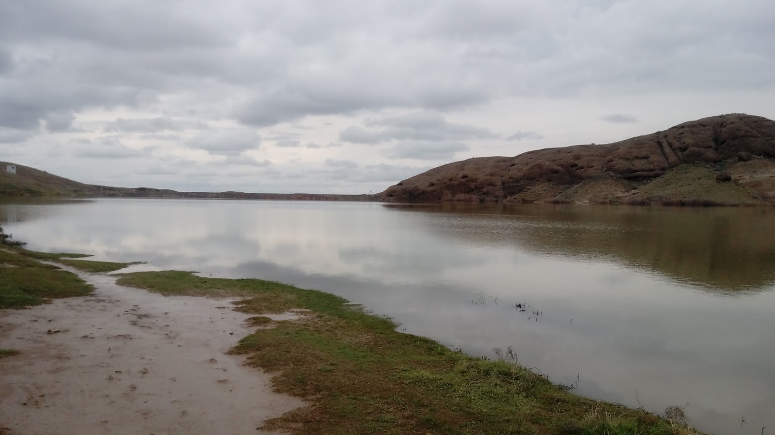 ۷ بند خاکی در شهرستان جوین آبگیری شد