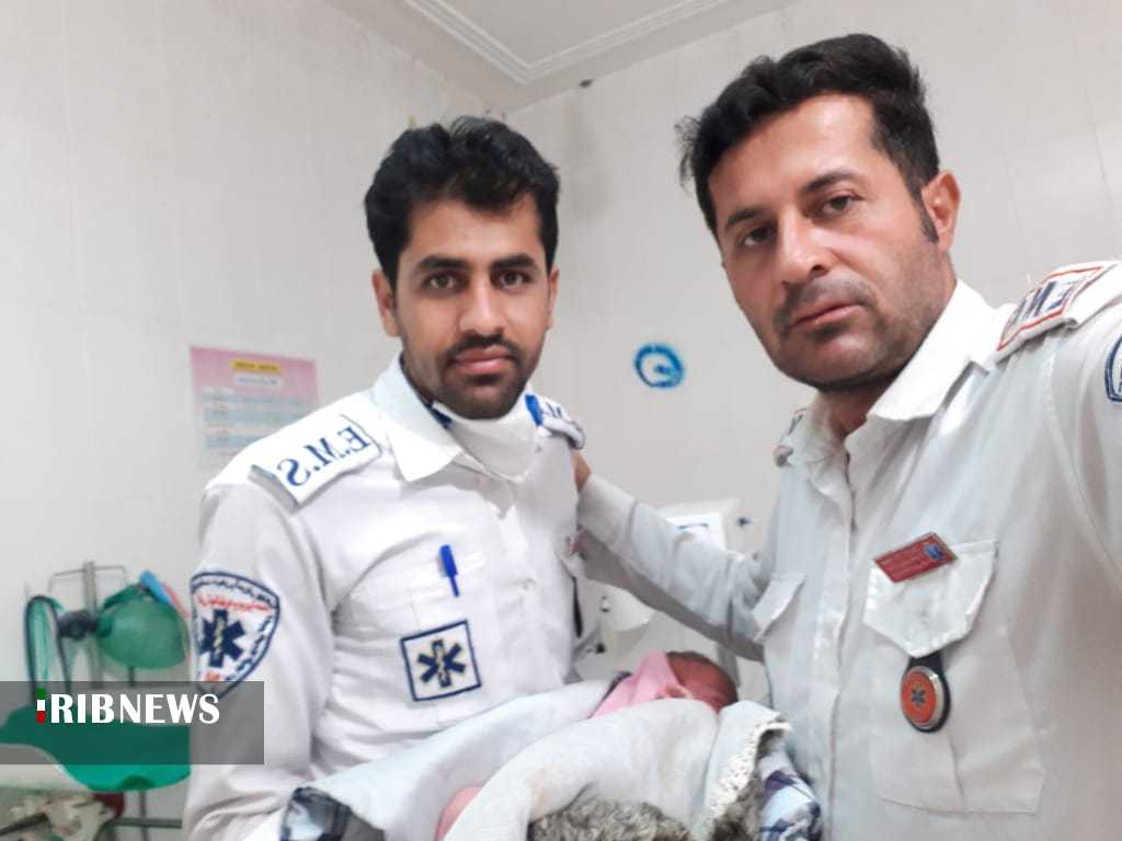 تولد نوزاد عجول در راه بیمارستان