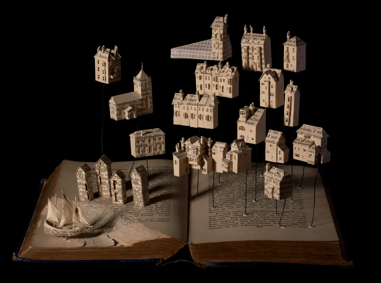 مجسمههایی شگفتانگیز از جنس صفحات کتاب مجسمههایی شگفتانگیز از جنس صفحات کتاب