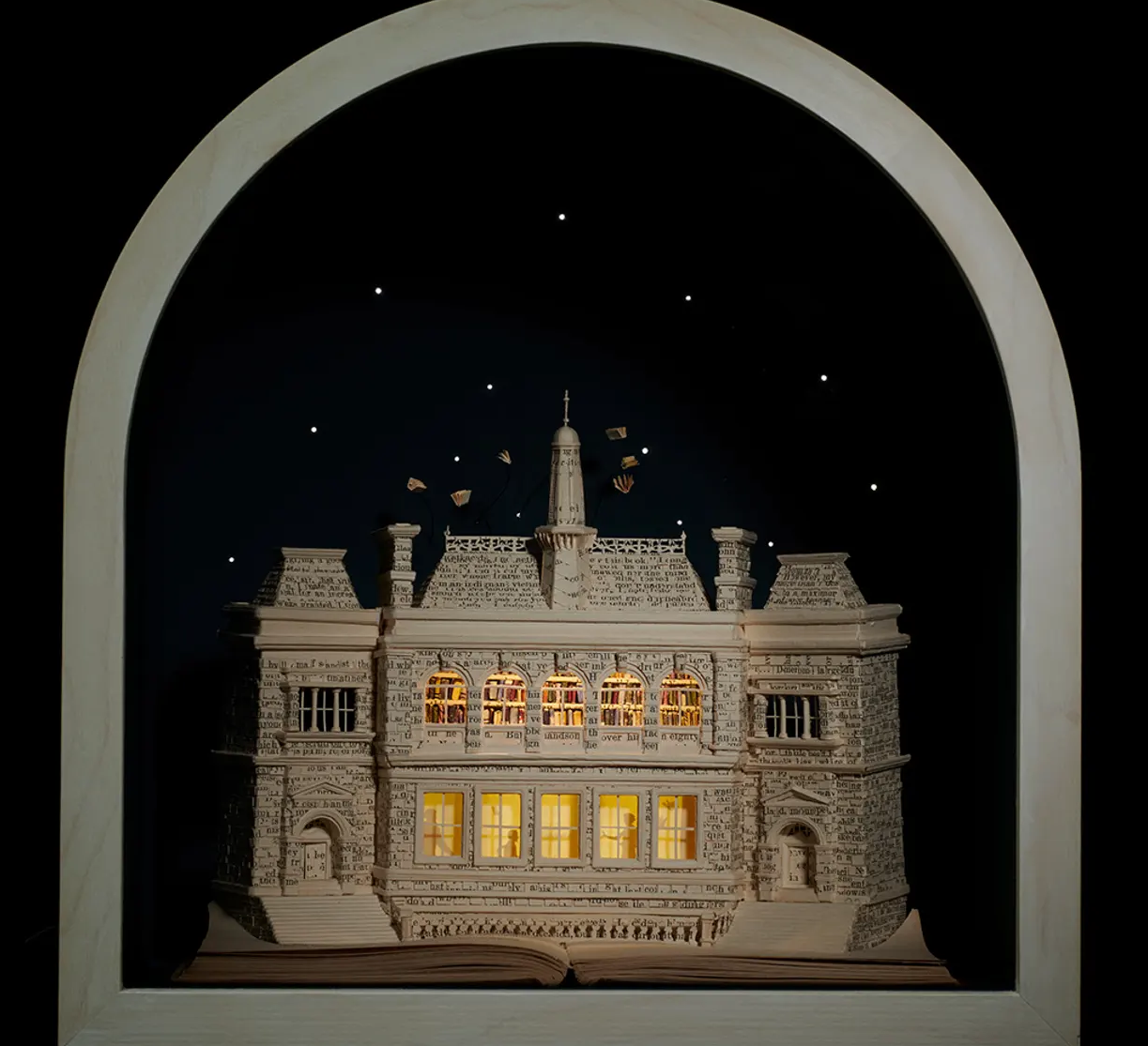 مجسمههایی شگفتانگیز از جنس صفحات کتاب مجسمههایی شگفتانگیز از جنس صفحات کتاب