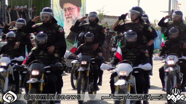 رژه نیرو‌های مسلح قم در نخستین روز از هفته دفاع مقدس