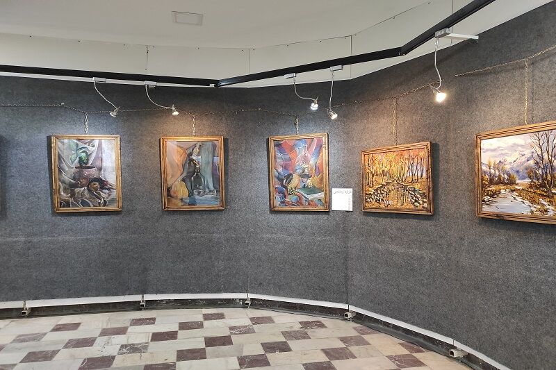 نمایشگاه نقاشی انتزاعی هنرمند کردستانی در سنندج