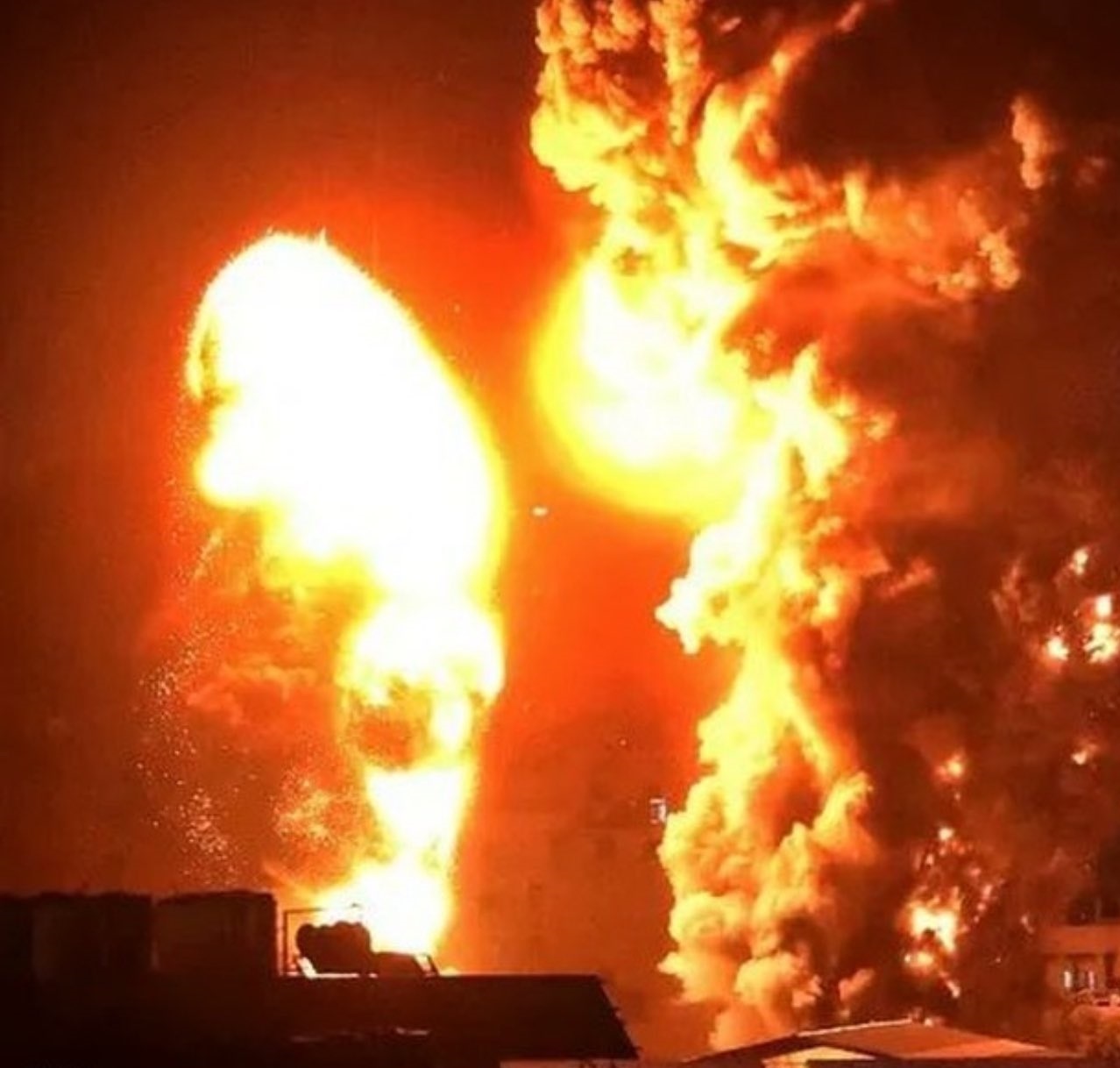 حملات هوایی و توپخانهای ارتش اشغالگر به بیمارستان شفاء حملات هوایی و توپخانهای ارتش اشغالگر به بیمارستان شفاء