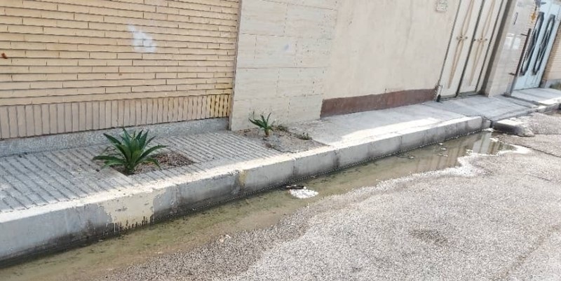 شکستگی لوله و هدررفت آب در اوج کم آبی در بندر عباس شکستگی لوله و هدررفت آب در اوج کم آبی در بندر عباس