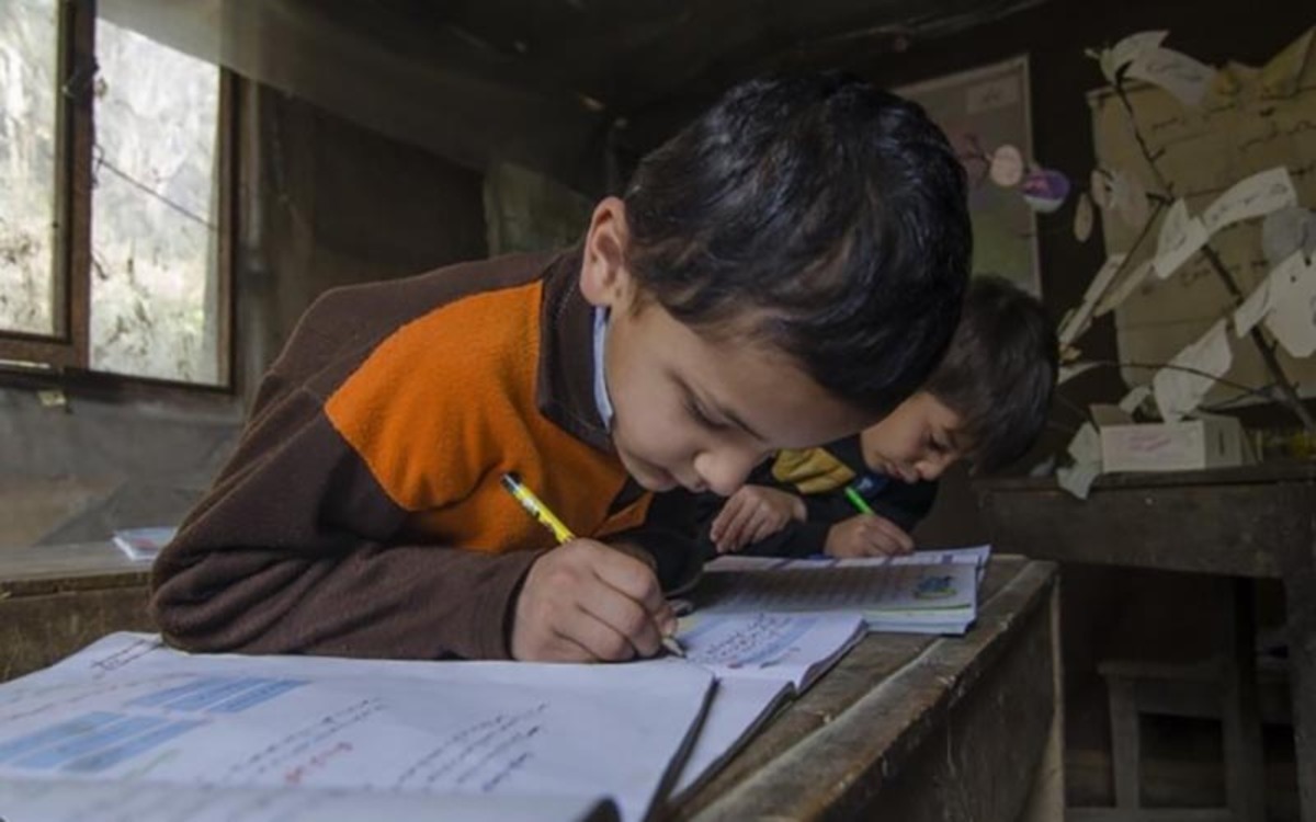 کاهش ۲۷ درصدی دانش آموزان بازمانده از تحصیل در خوزستان