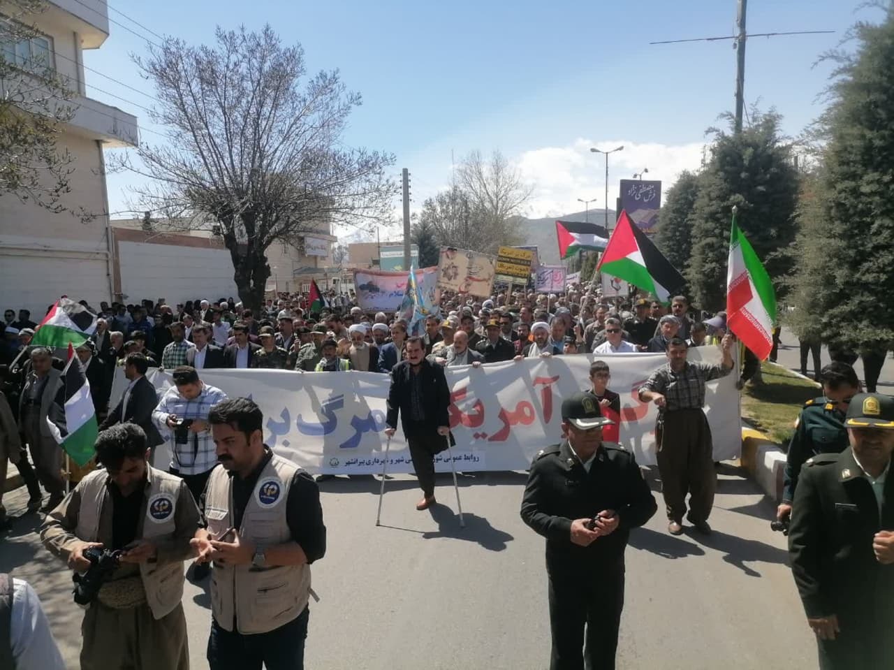 مردم پیرانشهر باز هم حماسه آفریدند مردم پیرانشهر باز هم حماسه آفریدند