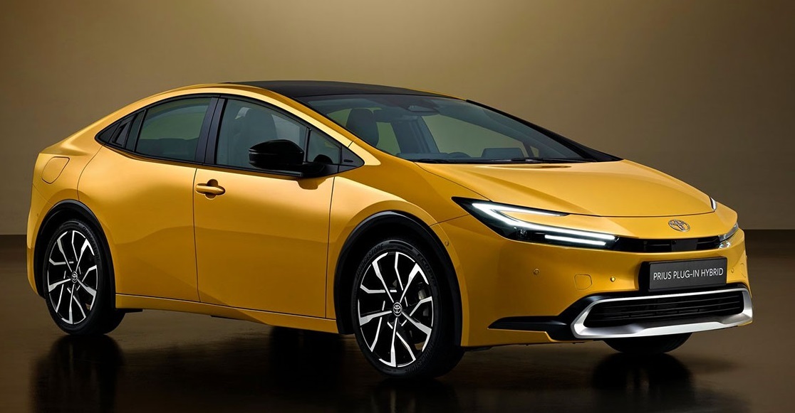 تویوتا ۱۳۰ هزار خودرو را به دلیل نقص فنی فراخوان میدهد تویوتا ۱۳۰ هزار خودرو را به دلیل نقص فنی فراخوان میدهد