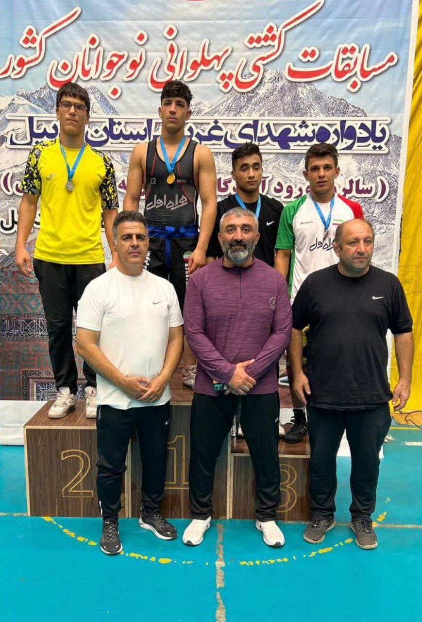 قهرمانی کشتی گیران نوجوان کردستانی درمسابقات کشوری قهرمانی کشتی گیران نوجوان کردستانی درمسابقات کشوری