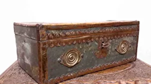 آخرین صندوق‌ساز زنجان زیر طاق بازار قیصریه