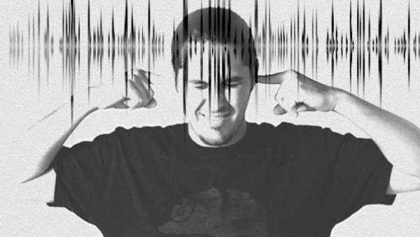 مزاحمت شبانه پیمانکار شهرداری بر مردم مزاحمت شبانه پیمانکار شهرداری بر مردم