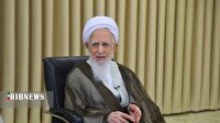 رهبر معظم انقلاب محور استقلال و عمود استقامت هستند