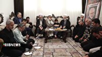 دیدار رئیس دفتر رهبر معظم انقلاب در قم با خانواده شهید شاکری