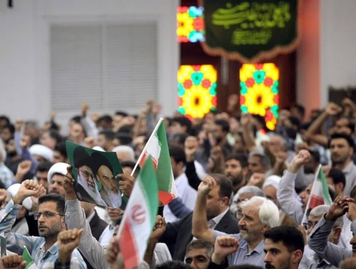 مشت گره کرده فارس در جمعه خشم و نصر
