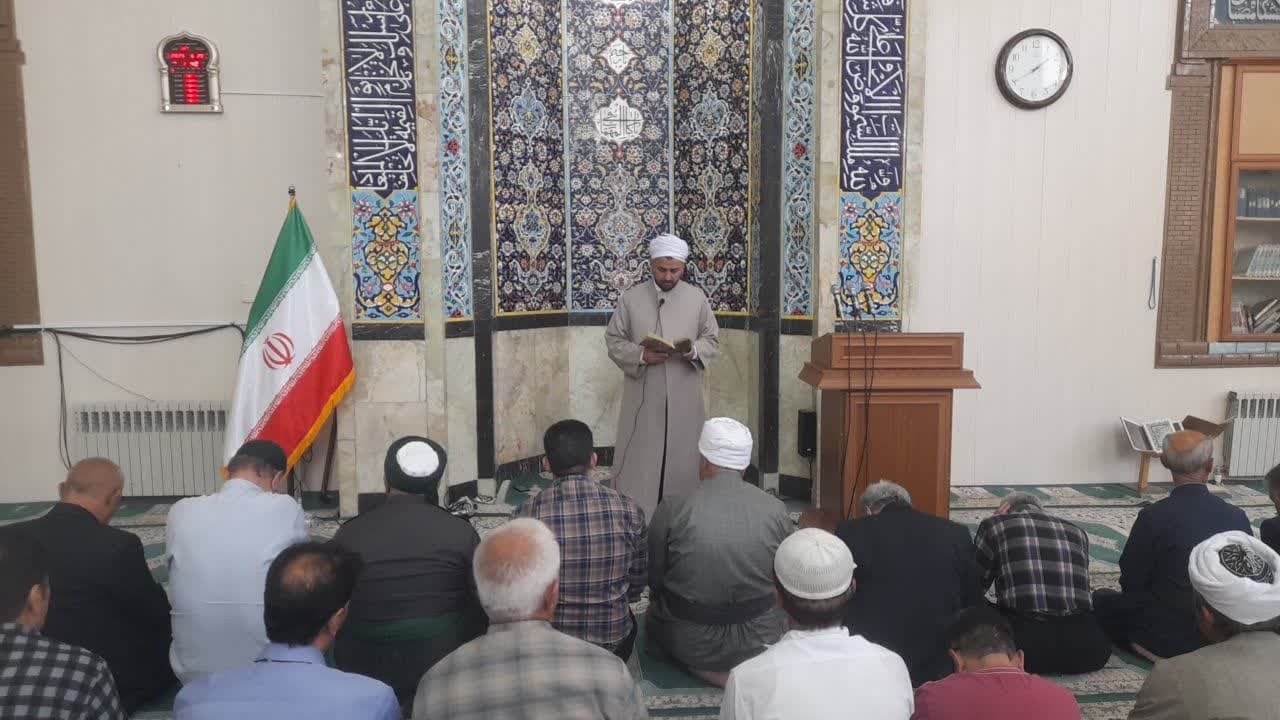 نمازگزاران اهل سنت ارومیه در صف نخست دفاع از کیان ایران اسلامی