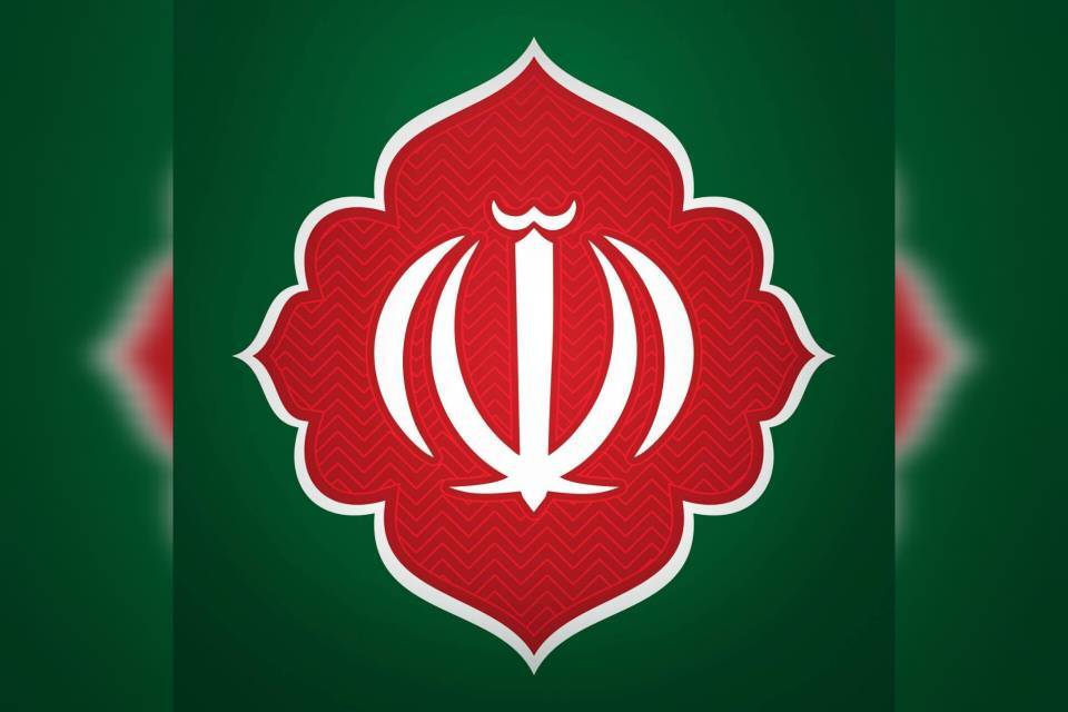 دوشادوش رزمندگان اسلام در مقابل یزیدیان زمان می‌ایستیم