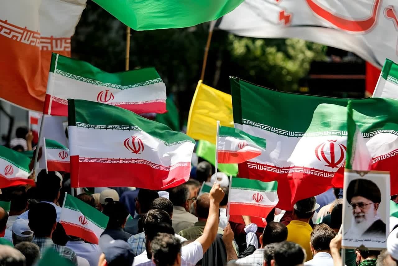 ملت ایران مثل کوه ایستاده است