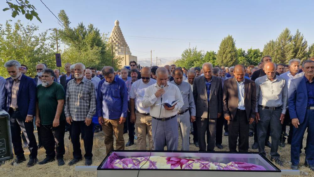 تشییع پیکر مادر شهیدان کیانی در ممسنی