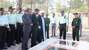 غبارروبی و عطرافشانی مزار شهدا در جغتای
