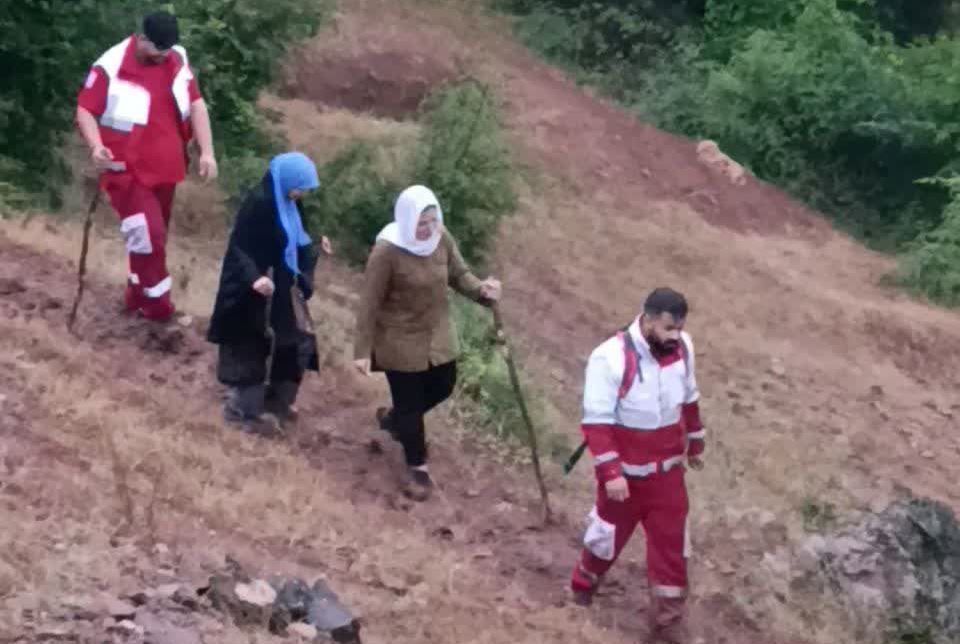 امدادگران هلال احمر گیلان ۲ گمشده غار رشی را پیدا کردند