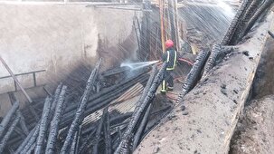 اطفای حریق انبار چوب بری در نیشابور 