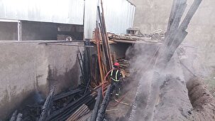 اطفای حریق انبار چوب بری در نیشابور 