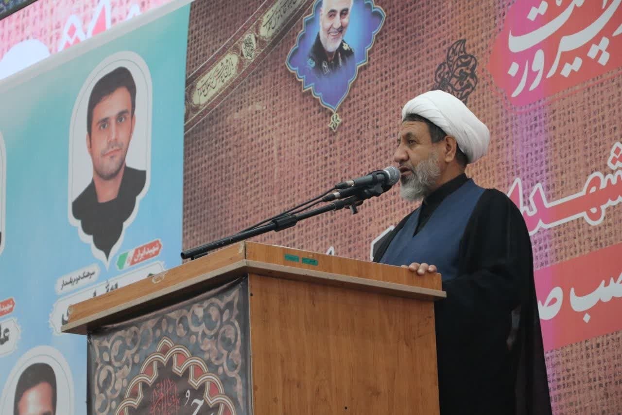شهداء فراتر از زمان حرکت می کنند