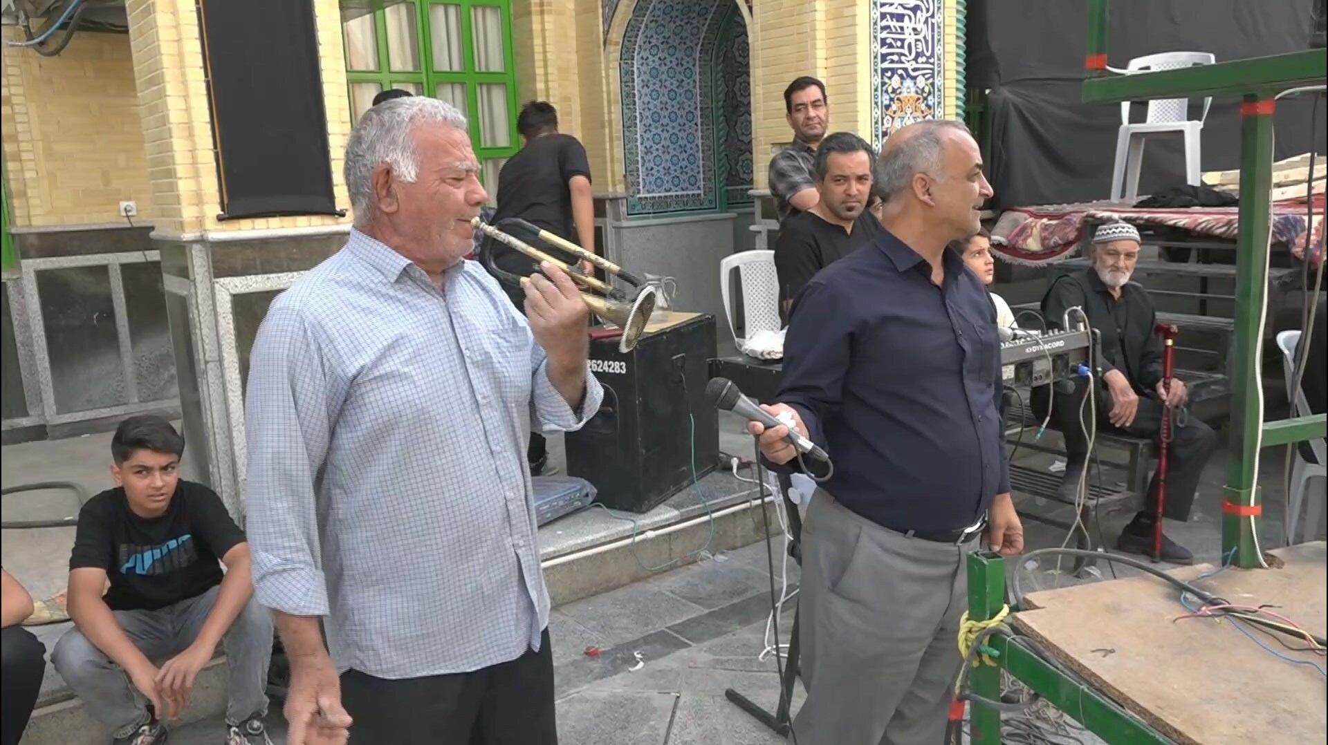 آیین برپایی خیمه ۴۰۰ ساله حسینیه شهر بادرود