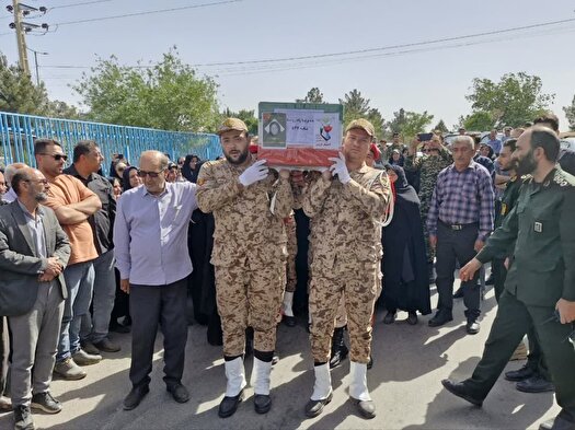 تشییع پیکر شهیده «پریسا راه‌روسنقری» در تاکستان