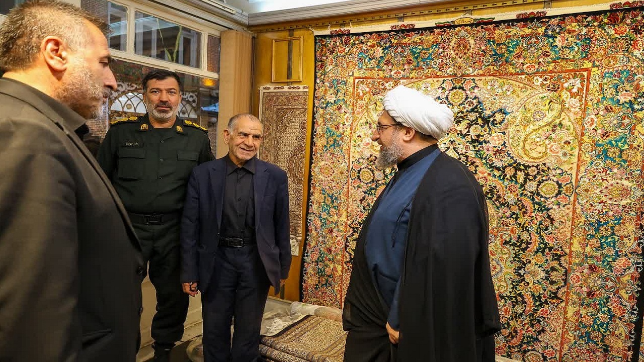بازدید نماینده ولی فقیه در آذربایجان شرقی از بازار تبریز