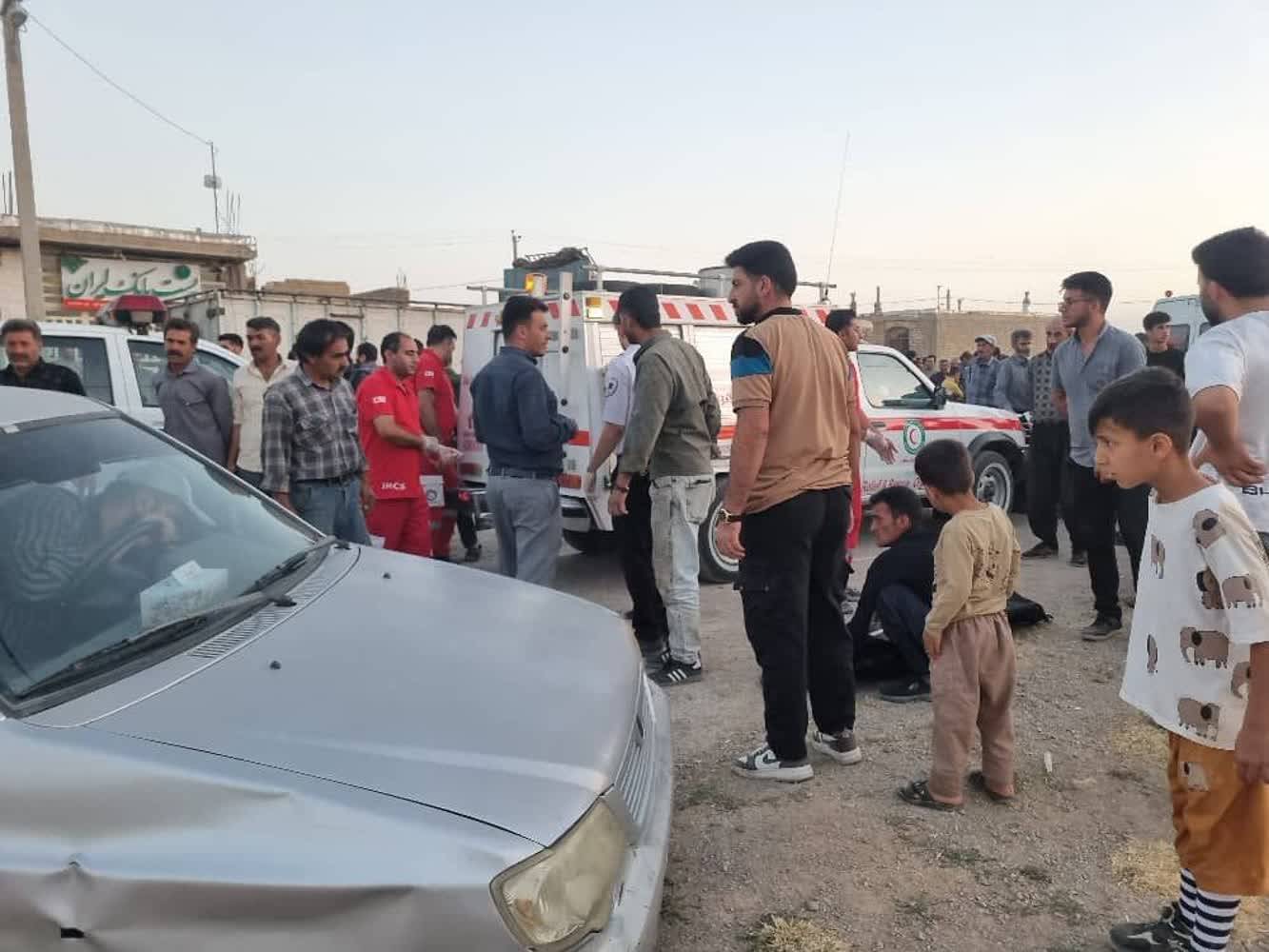 برخورد وانت نیسان و موتورسیکلت با یک کشته