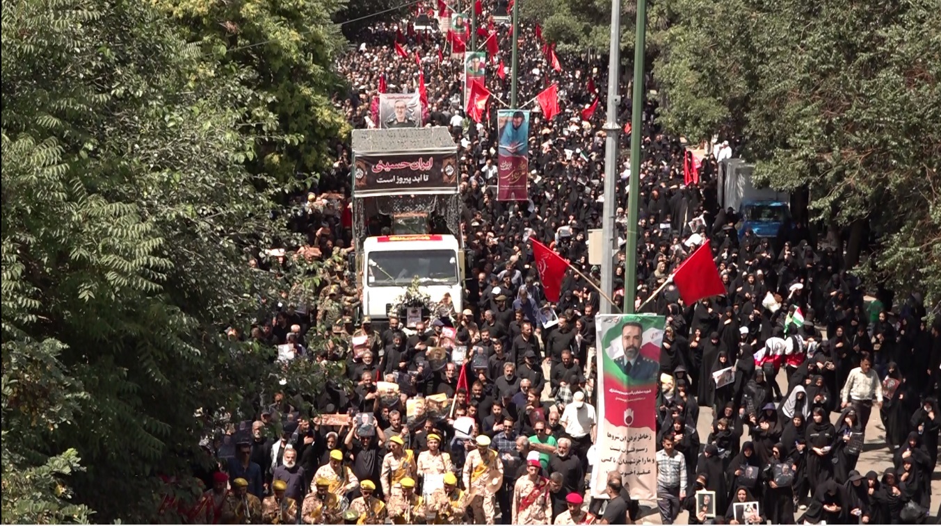 سردار «علی شادمانی» در جوار حبیب حرم آرام گرفت