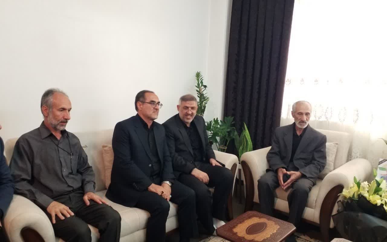 دیدار استاندار مازندران با خانواده دانشمند هسته‌ای در ساری