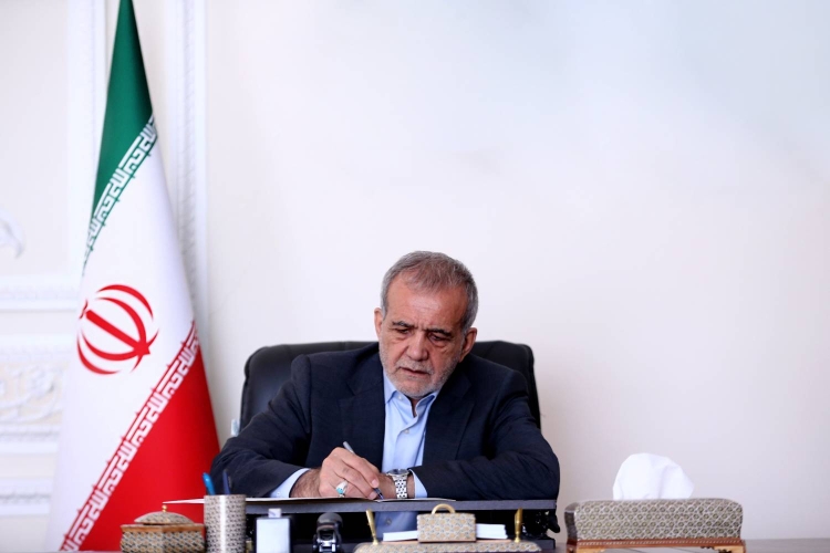 در دفاع از ایران و حمایت از حق تعیین سرنوشت مردم فلسطین استواریم در دفاع از ایران و حمایت از حق تعیین سرنوشت مردم فلسطین استواریم