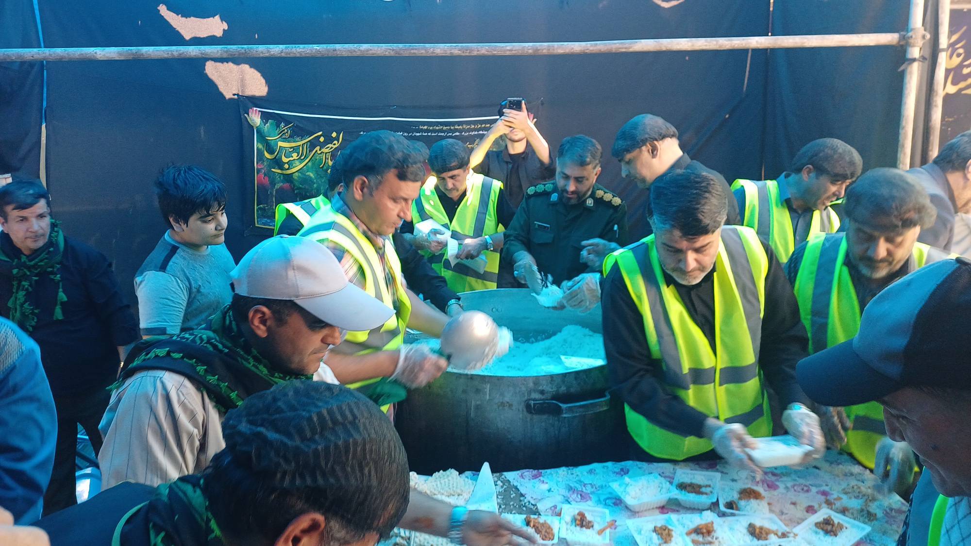 استقرار حدود ۴۰ موکب در مسیر نیشابور تا مشهد برای خدمت به زائران