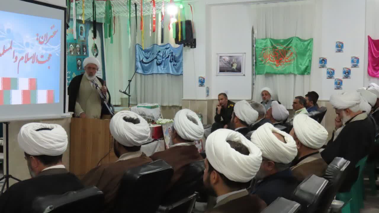 علما طلایه داران دفاع از ارزش‌های انقلاب اسلامی هستند