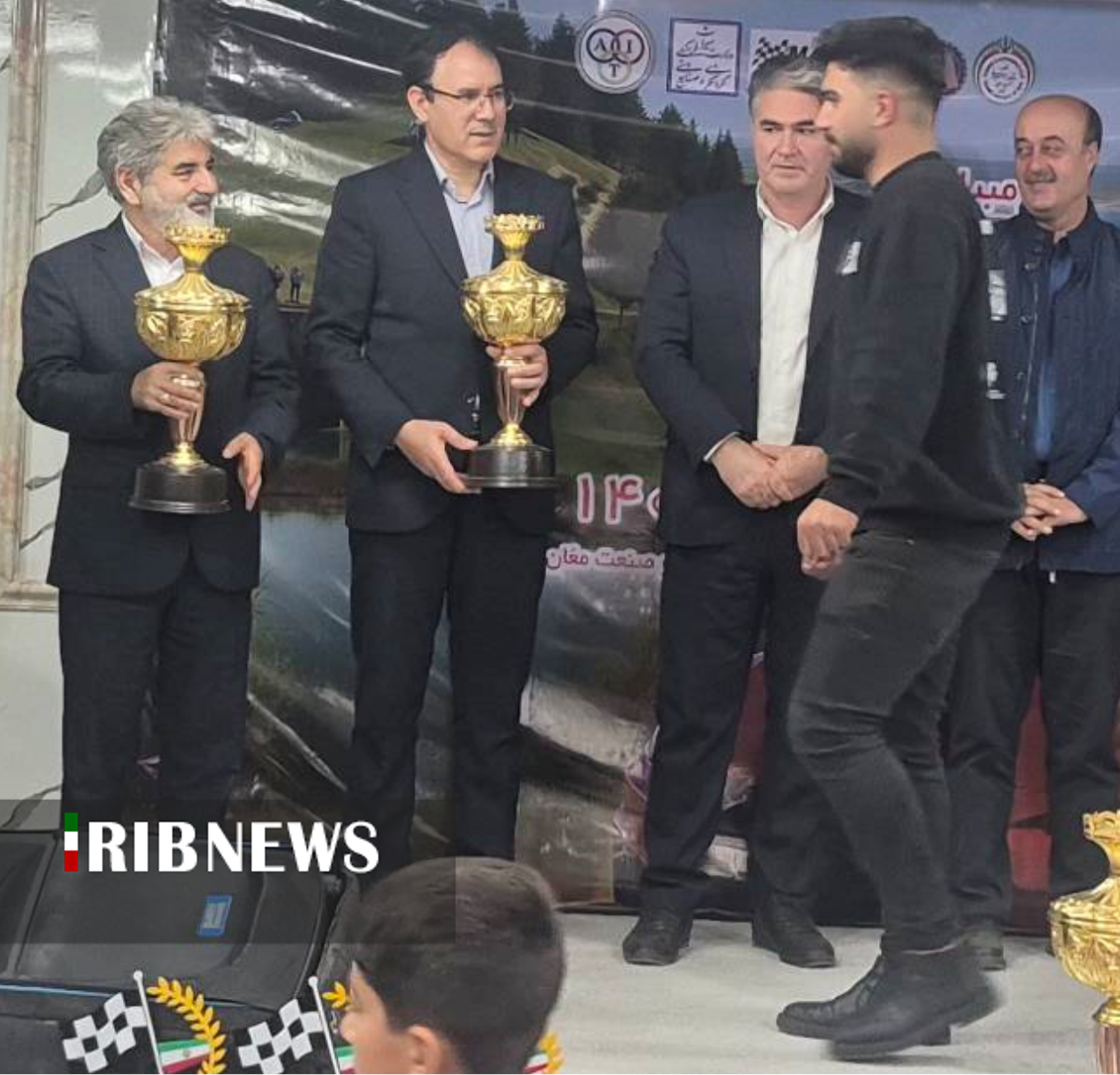 نخستین مسابقه اتومبیلرانی خانوادگی در پارسآباد نخستین مسابقه اتومبیلرانی خانوادگی در پارسآباد