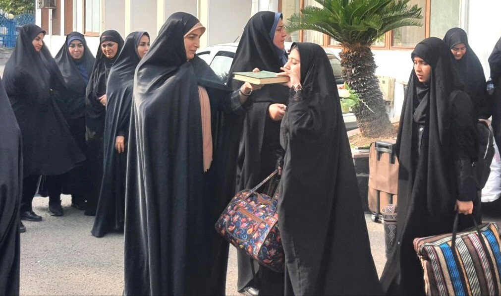 شرکت دانش‌آموزان دختر عشایری گیلان در اردوی ملی دانش آموزی در مشهد مقدس