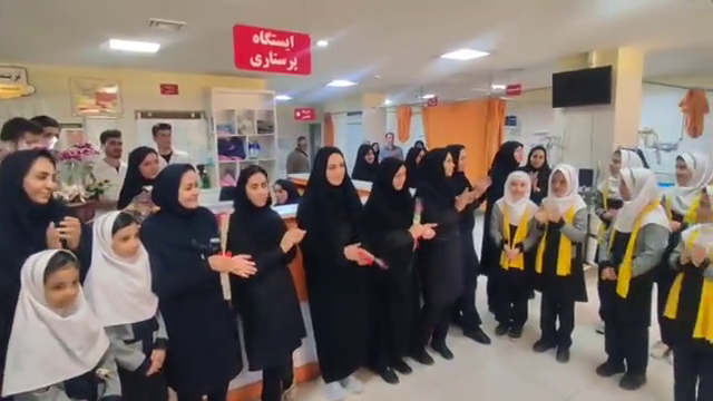 تجلیل دانش آموزان اسدآبادی از پرستاران اسدآباد تجلیل دانش آموزان اسدآبادی از پرستاران اسدآباد
