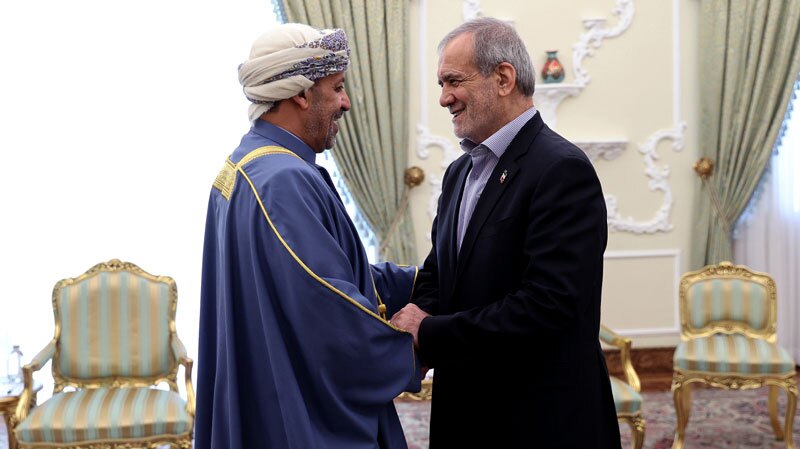 ایران و عمان در فراز و نشیبهای منطقهای یاور یکدیگر بودهاند ایران و عمان در فراز و نشیبهای منطقهای یاور یکدیگر بودهاند