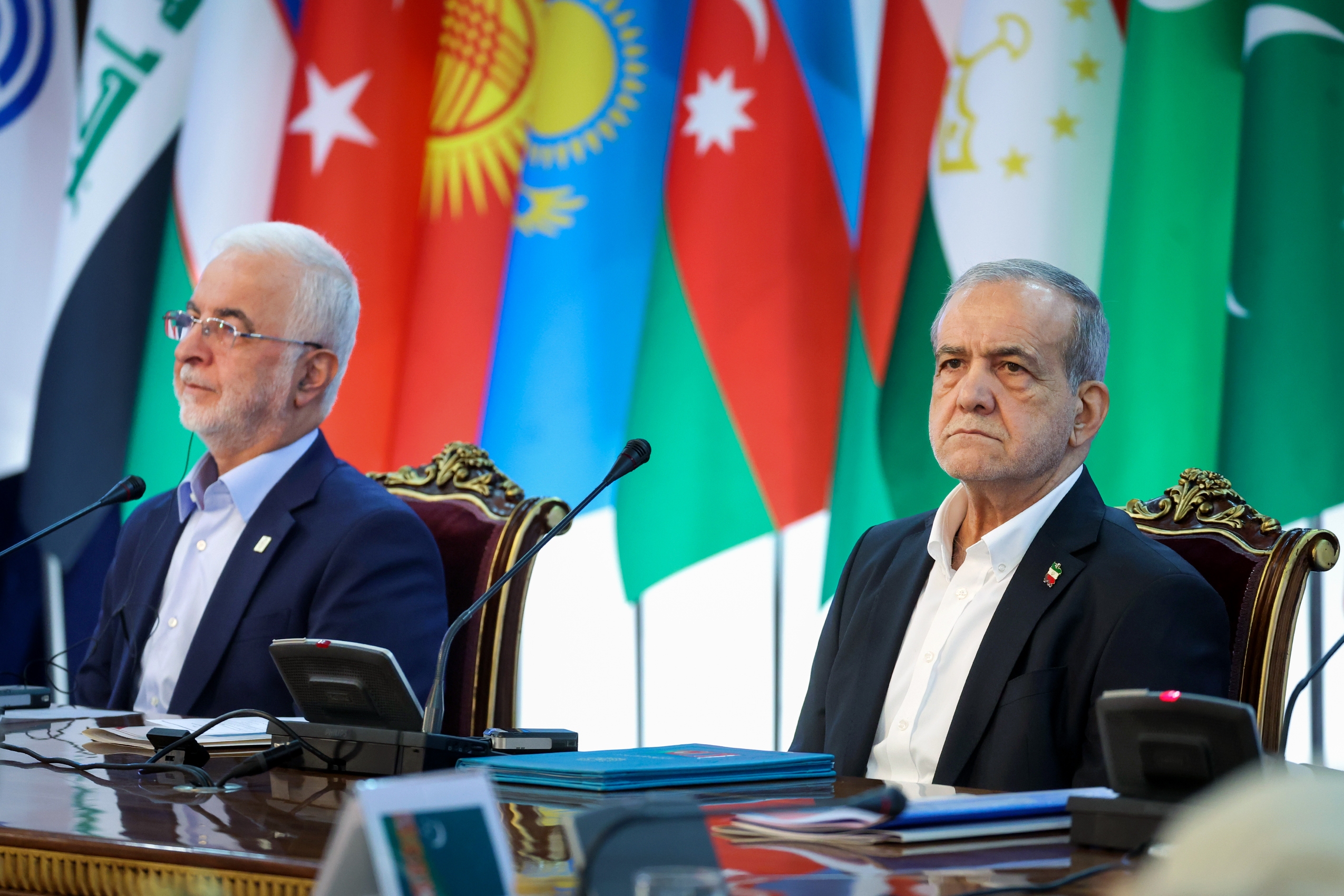 پزشکیان: همکاری منطقهای نه یک انتخاب، بلکه ضرورت است پزشکیان: همکاری منطقهای نه یک انتخاب، بلکه ضرورت است